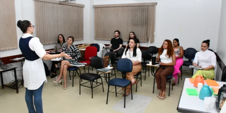 Hospital e Maternidade Dona Regina realiza curso sobre Atualização Psíquica do Bebê