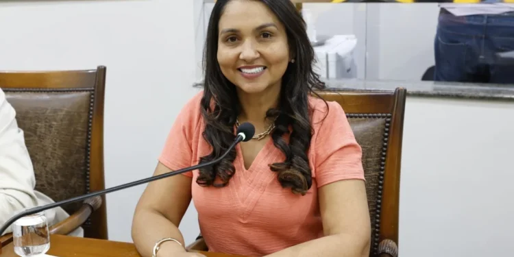 Deputados requerem pagamento de insalubridade a contratos e comissionados na Saúde