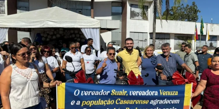 Agentes de Saúde de Caseara recebem seis motocicletas adquiridas com apoio do deputado Léo Barbosa