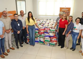 Governo do Estado inicia entrega de 140 toneladas de alimentos arrecadados com o projeto Tocantins Alimenta Quem Precisa na Agrotins 
