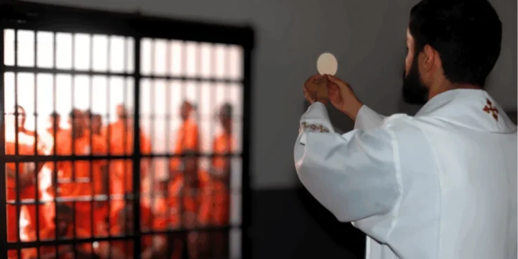 Unidade Penal Regional de Palmas garante assistência religiosa a custodiados com celebração da Missa de Corpus Christi