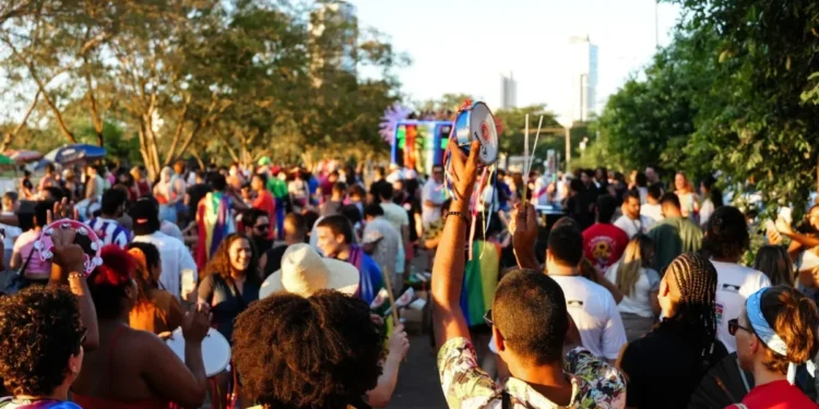 A 20ª Parada do Orgulho LGBTI+ ocorreu neste domingo, 15, em Palmas. Créditos Fotos: Rafael Batista /DPE-TO