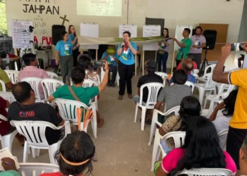 Superintendente de Gestão de Políticas Públicas Ambientais da Semarh, Marli Santos, abriu os trabalhos explicando sobre os efeitos das mudanças climáticas. Fotos: Divulgação Semarh/Governo do Tocantins.