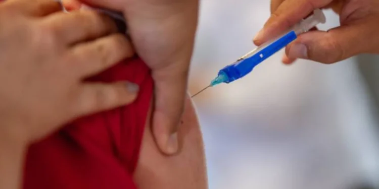 Moradores das periferias de SP têm mais risco de reinfecção por Covid