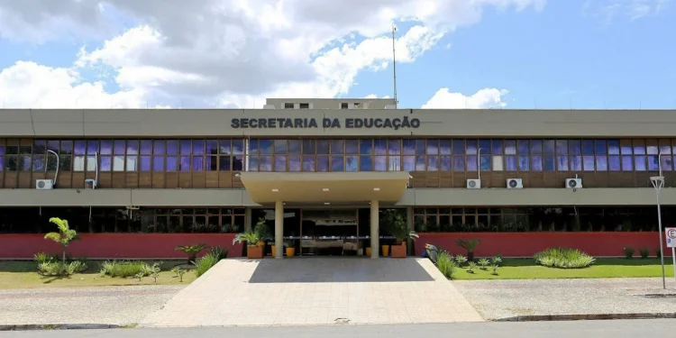 Justiça acata pedido de acordo da Seduc para redistribuição de vagas do concurso da Educação