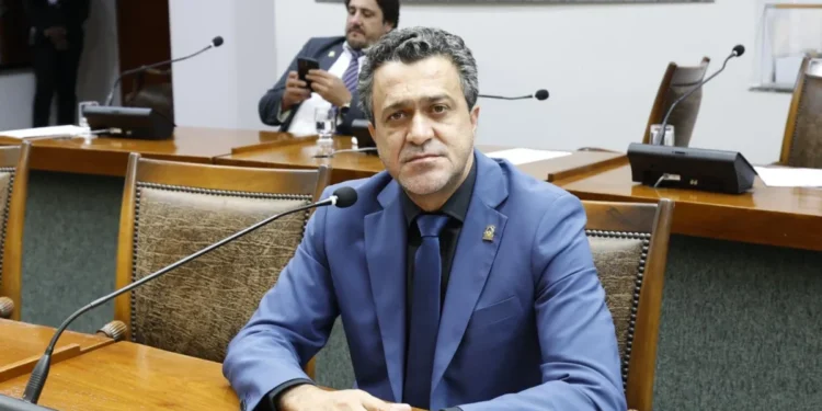 Luciano Oliveira leva demandas da população ao plenário e destaca atuação de instituições