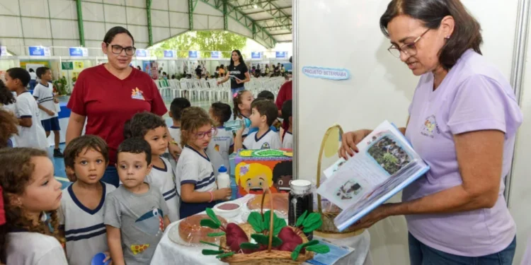 Projeto “Descasque Mais e Desembale Menos” fortalece alimentação saudável em escolas de Palmas
