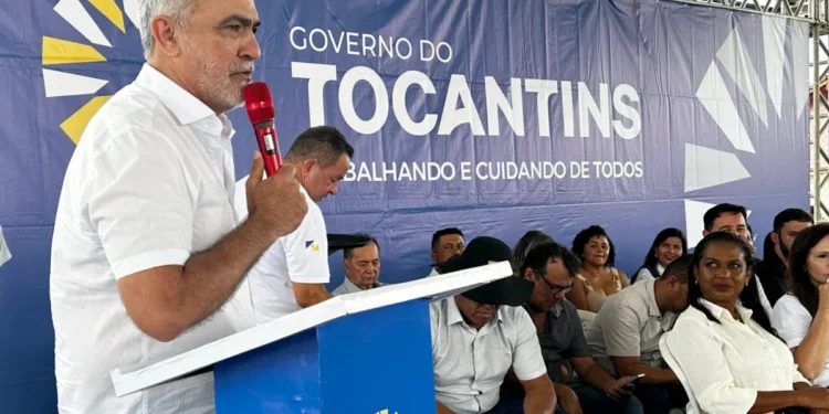 Amélio Cayres prestigia entrega de obras em Buriti do Tocantins edefende construção de hospital na cidade