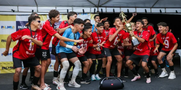 Jogos acirrados e grande público marcaram as finais da 1ª Taça Cidade de Palmas no Nilton Santos