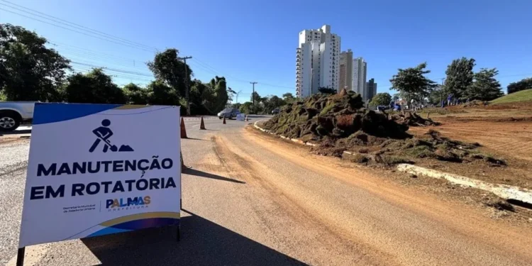 Revitalização no Relógio das Flores em Palmas exige atenção de motoristas e pedestres na LO-09