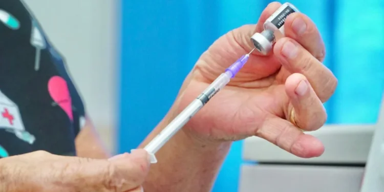 Secretaria de Saúde realiza dia D de resgate para os não vacinados contra o HPV