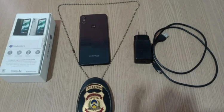 Em Alvorada, Polícia Civil recupera aparelho celular furtado e prende autor do crime