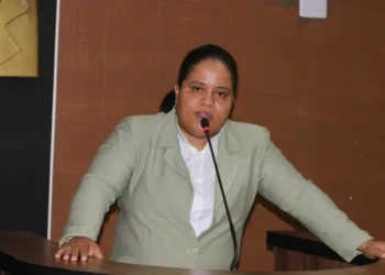 Cemitério São João Batista precisa de cuidados, aponta vereadora Amanda Fraga