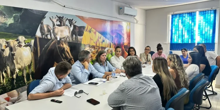 Adapec e Secretaria Municipal de Proteção e Bem-Estar Animal de Palmas discutem parcerias