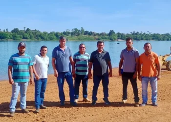 Prefeito João Alberto acompanha início da montagem da estrutura da Praia Pôr-do-Sol 2025