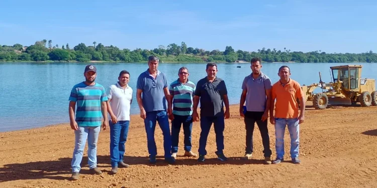 Prefeito João Alberto acompanha início da montagem da estrutura da Praia Pôr-do-Sol 2025