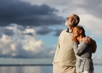 Planejamento estratégico que assegure qualidade de vida e autonomia para as futuras gerações de idosos é essencial no Brasil  • Freepik