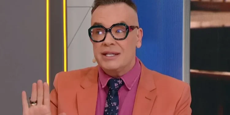 O jornalista Felipeh Campos deixou o SBT nesta segunda • Reprodução/SBT