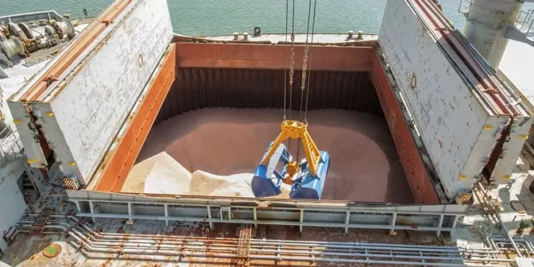 Importações de fertilizantes batem recorde no Brasil