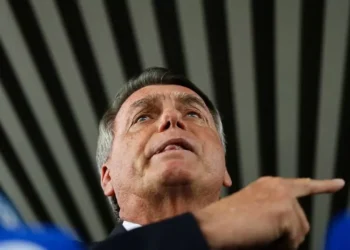 Bolsonaro dá entrevista após virar réu no STF — Foto: Ueslei Marcelino/Reuters