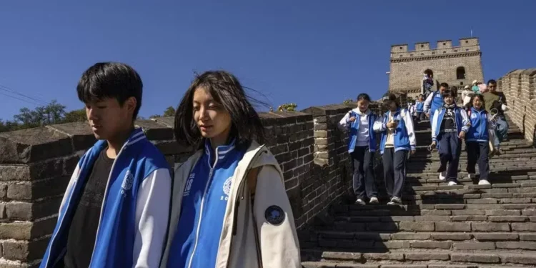 Os estudantes chineses rejeitados nos EUA e na China por temores de que sejam espiões