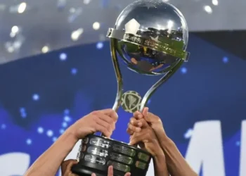 Troféu da Sul-Americana - (Fotos: Staff Images, Conmebol)