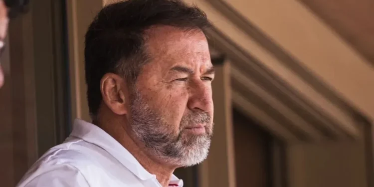 Advogado abandona defesa de Augusto Melo em meio à crise no Corinthians