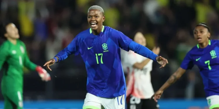 Com gol de estreante, Seleção Brasileira ganha de virada do Japão
