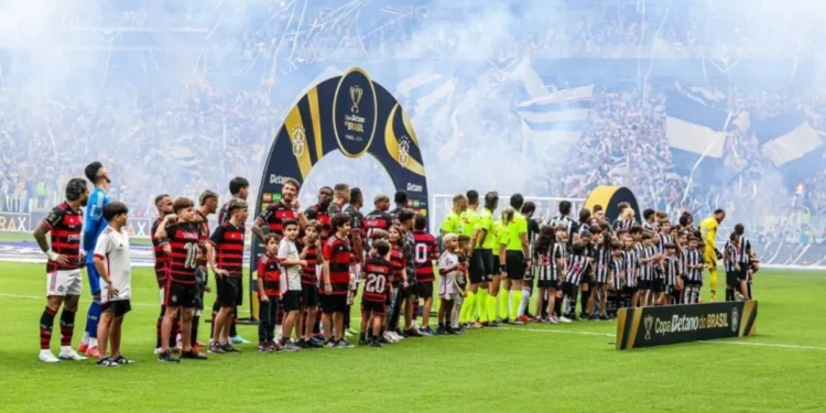 Copa do Brasil tem reedição da última final e clássico paulista inédito