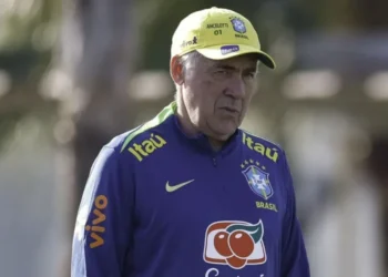 Ancelotti durante primeiro treino na Seleção  • rafaelribeirorio I CBF