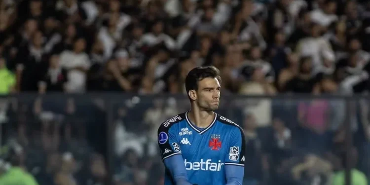 Léo Jardim recusa nova oferta de renovação de contrato do Vasco, mas faz contraproposta