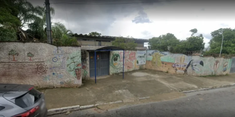 Pitbull invade escola em Minas Gerais e ataca cinco adolescentes