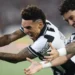 Alex Telles comemora gol do Botafogo com Igor Jesus, que fez sua despedida do estádio Nilton Santos • Vitor Silva/Botafogo
