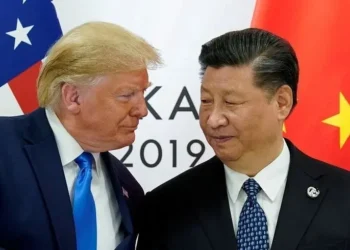 Presidente dos EUA, Donald Trump, e presidente da China, Xi Jinping, durante encontro na cúpula do G20, em Osaka, no Japão • 29/06/2019REUTERS/Kevin Lamarque