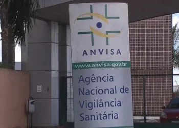 A Anvisa orienta que a população e os profissionais de saúde somente adquiram medicamentos em estabelecimentos devidamente regularizados - crédito: reprodução/tv globo