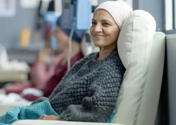 Estudo mostrou que a vitamina D pode aumentar as chances de o câncer de mama desaparecer na quimioterapia  • FatCamera/GettyImages