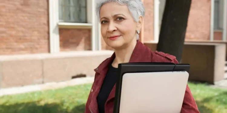 PUC-Rio lança o programa de bolsas para pessoas 50+