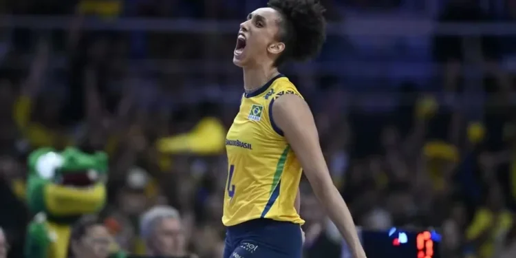 Aposta certa de Zé Roberto, central estreia como titular e é destaque em vitória sobre os EUA