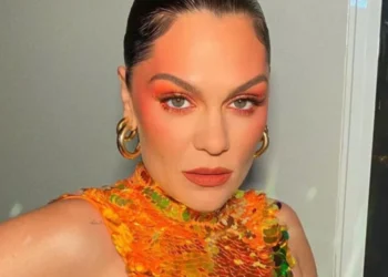 Jessie J foi diagnosticada com câncer de mama em estágio inicial • Reprodução/Instagram