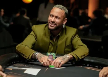 Neymar durante evento de pôker no Brasil • Bruno Zambon / BSOP