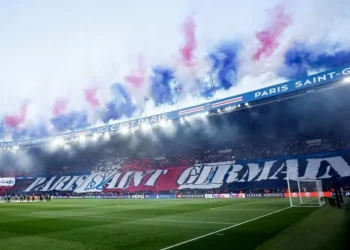 Paris Saint-Germain utiliza como sua casa o estádio Parque dos Príncipes, que é de Paris — Foto: Getty Images