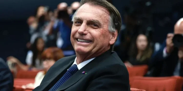 Tom ameno de Bolsonaro é elogiado no PL; governistas avaliam que nada muda