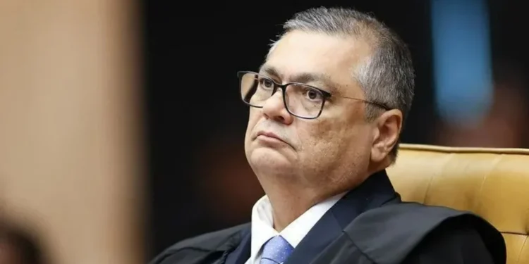 Cobrança de Dino sobre emendas dificulta negociação de alternativas ao IOF