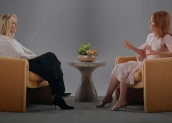 Lisa Kudrow e Parker Posey no "Actors on Actors" • Youtube/Variety