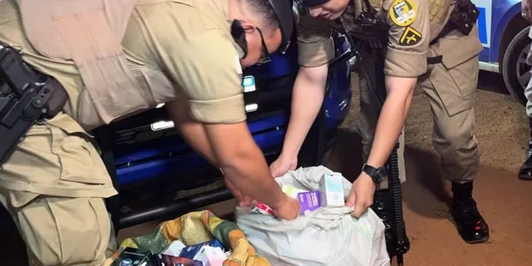 Grupo é detido suspeito de furtar R$ 20 mil em cosméticos e suplementos de alto custo em farmácias de Palmas