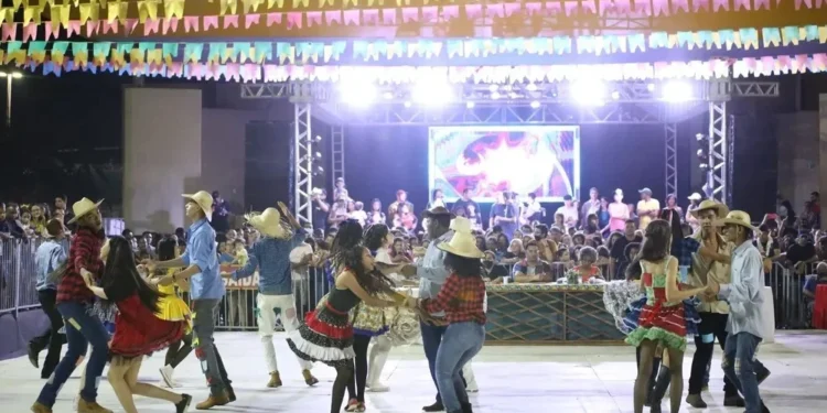 Arraiá da Amizade 2025 terá Zé Ricardo e Thiago, Lambasaia, artistas regionais e concurso de juninas; veja a programação