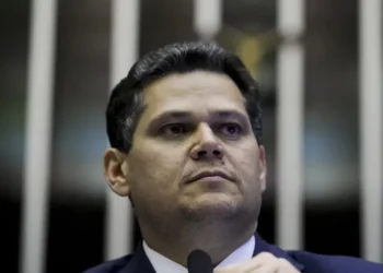 Alcolumbre reúne caciques para debater emendas