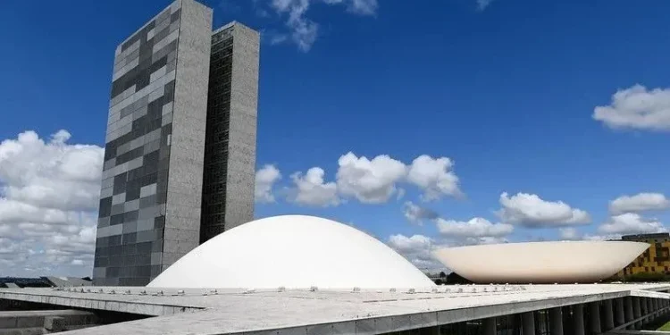 Governo nega ilegalidades em orçamento da saúde