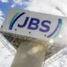 JBS faz estreia na Bolsa de Nova York e consolida dupla listagem