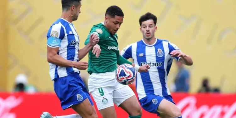 Palmeiras domina, mas Porto segura empate no Mundial de Clubes